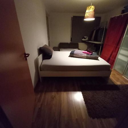 Tolle Private 2-Zimmer Wohnung Im Szene Bezirk Berlin-Friedrichshain Esterno foto