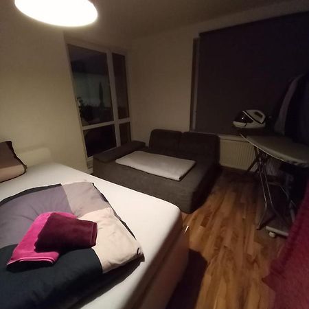 Tolle Private 2-Zimmer Wohnung Im Szene Bezirk Berlin-Friedrichshain Esterno foto