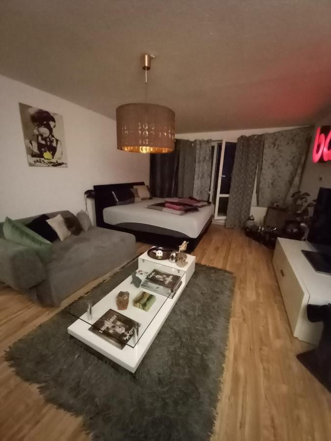 Tolle Private 2-Zimmer Wohnung Im Szene Bezirk Berlin-Friedrichshain Esterno foto