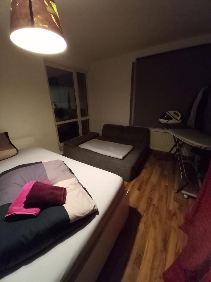 Tolle Private 2-Zimmer Wohnung Im Szene Bezirk Berlin-Friedrichshain Esterno foto