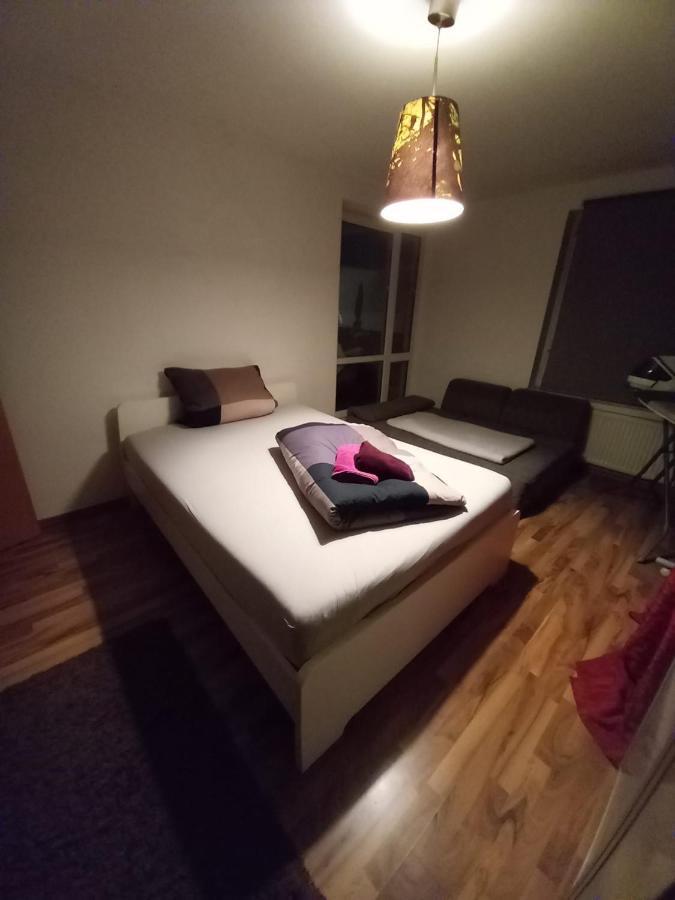 Tolle Private 2-Zimmer Wohnung Im Szene Bezirk Berlin-Friedrichshain Esterno foto